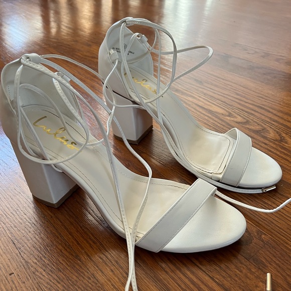 White lace up heels - Picture 2 of 3